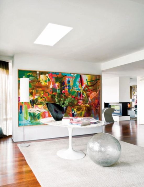 Penthouse That Breathes With Art