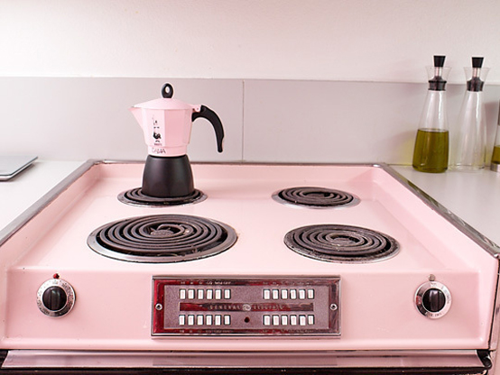 Cool Pink Kitchen Design With Retro and Chic Look - DigsDigs