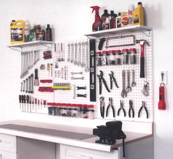 https://www.digsdigs.com/photos/practical-and-comfortable-garage-organization-ideas-34.jpg