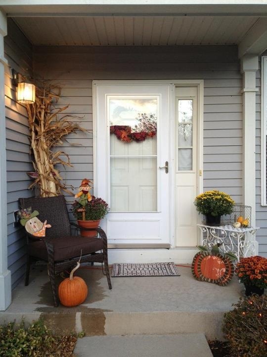 It's a good practice to place cornstalks in corners cuz otherwise it could be messy.