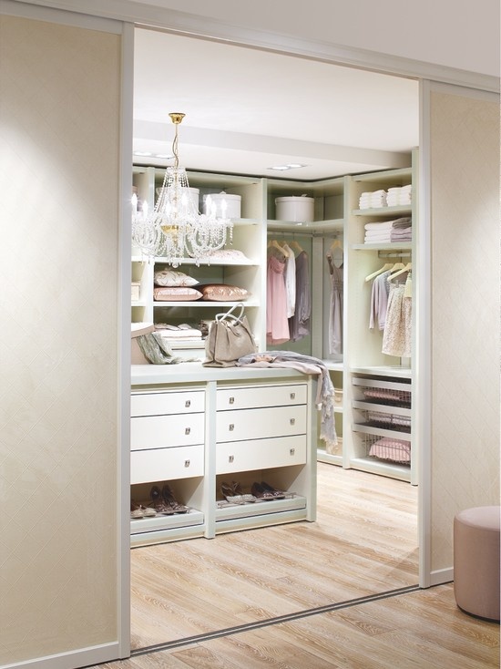 40 Pretty Feminine Walk-In Closet Design Ideas - DigsDigs