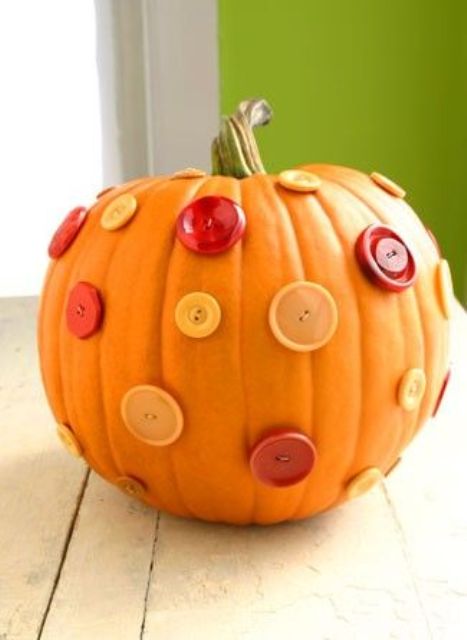 a natural pumpkin covered with bright buttons is a lovely and bold decoration for the fall, DIY it fast