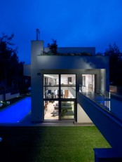 Pure Modern Sustainable House Design