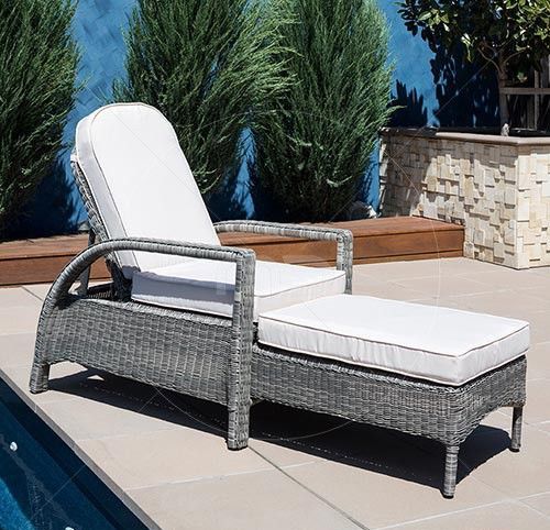 Rattan Lounge Chairs For Outdoor Decor