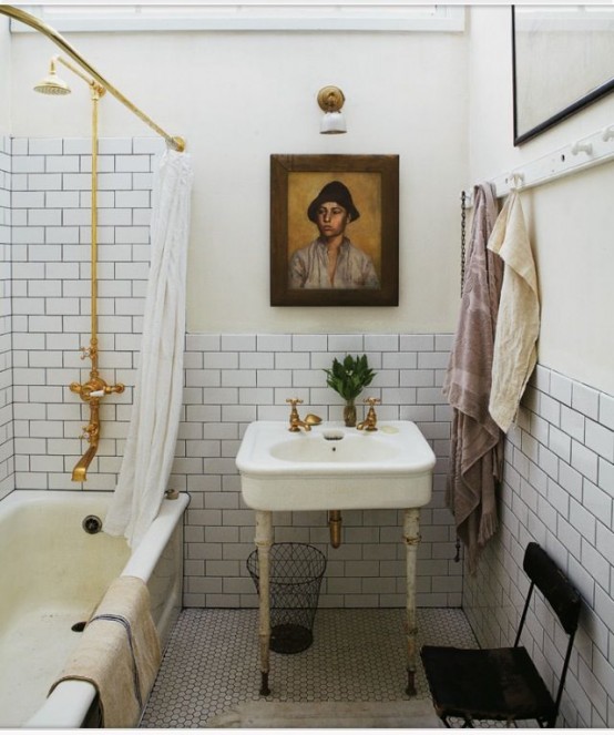 50 Refined Vintage Bathroom Décor Ideas - DigsDigs