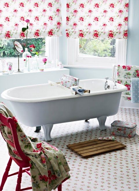 50 Refined Vintage Bathroom Décor Ideas - DigsDigs