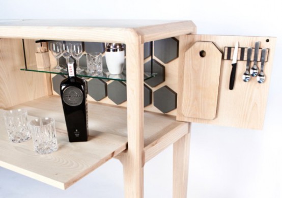 Refined Linnk Liquor Cabinet With Geometric Design