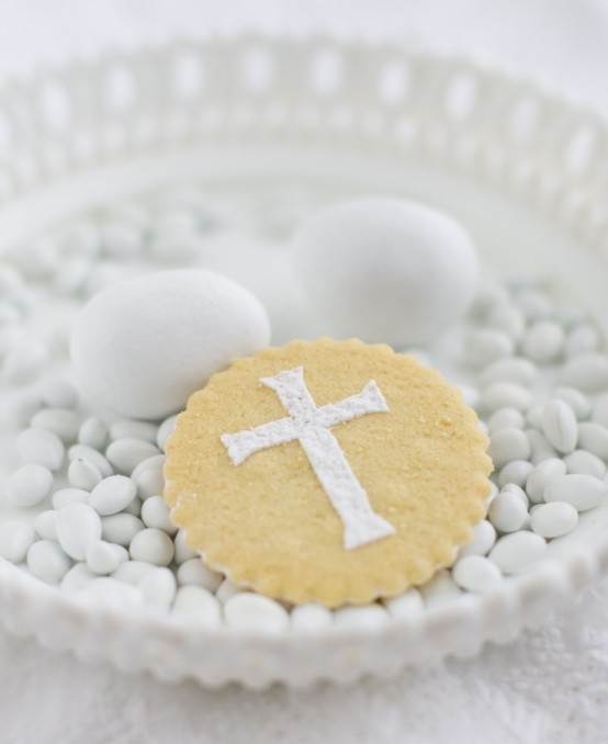 Refined White Easter Decor Ideas