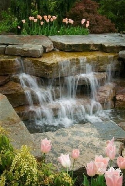 Several layers make waterfalls looks even more dynamic that they already are.