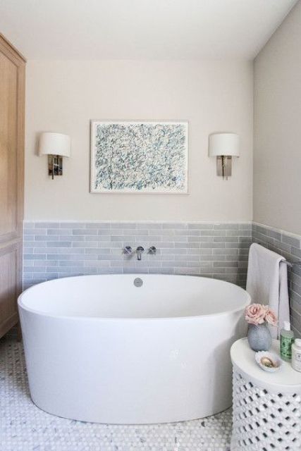 Picture Of relaxing soaking tubs with cool therapeutic designs  18