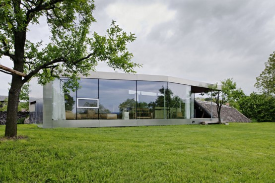 Modern Extension to 200-Year Old Farmhouse by Propeller Z