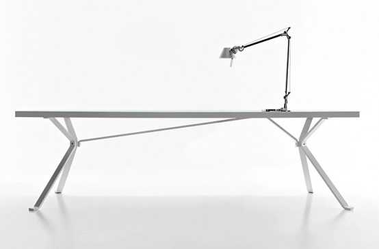 Revo Minimalist White Desk by Manebra