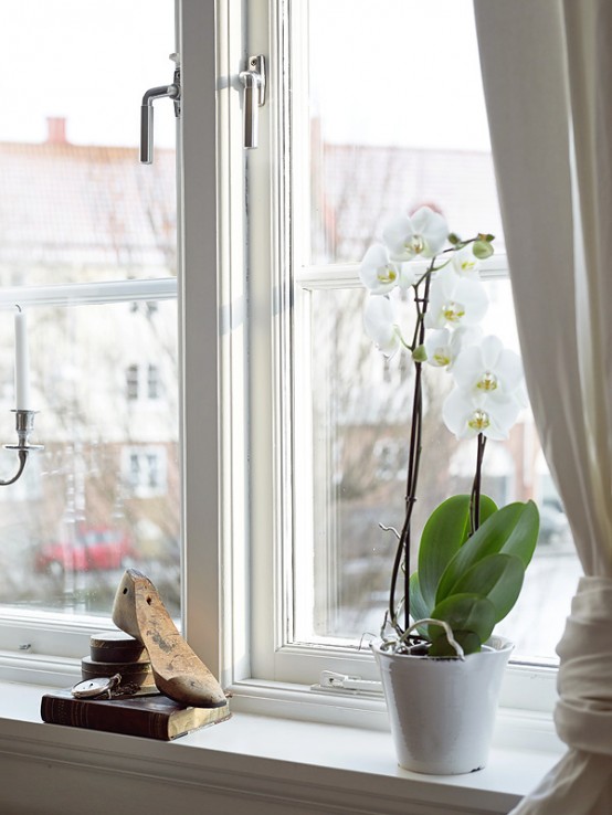 Romantic Stockholm Apartment With Shabby Chic Touches