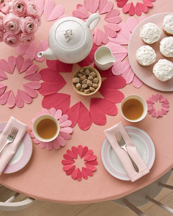 25 Romantic Table Décor Variants For The Best Valentine's Day - DigsDigs