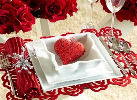 Romantic Table Decor Variants For The Best Valentine's Day