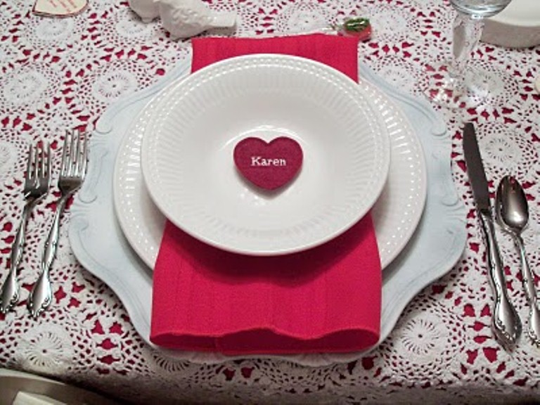 Romantic Table Decor Variants For The Best Valentine's Day