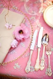 Romantic Valentine’s Day Table Settings
