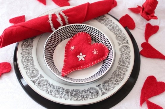 Romantic Valentine's Day Table Settings