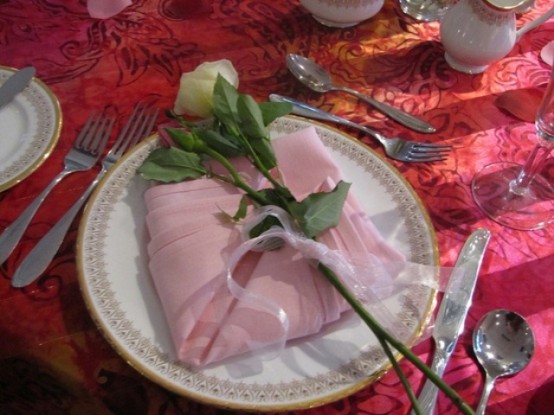 Romantic Valentine's Day Table Settings