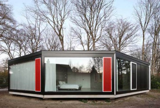 Round Concrete And Wood House To Merge With Nature