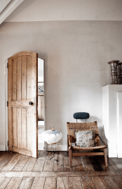 Rustic And Shabby Chic House With Lots Of Wood In Decor