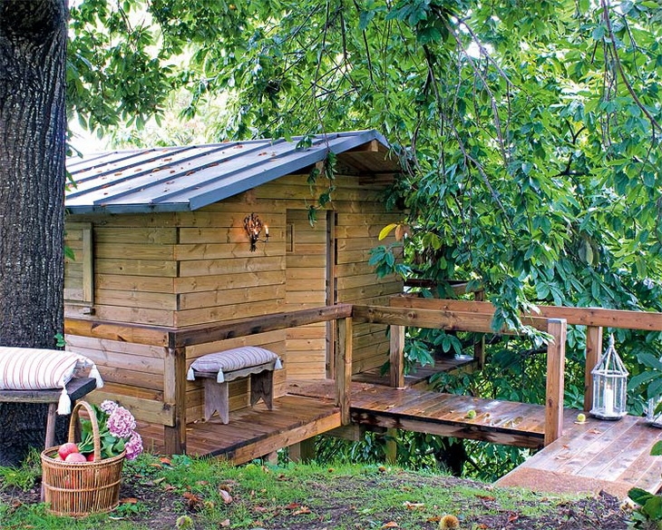 Rustic Garden Mini House