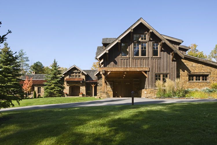 Rustic Traditional House Design In Ontario Exterior