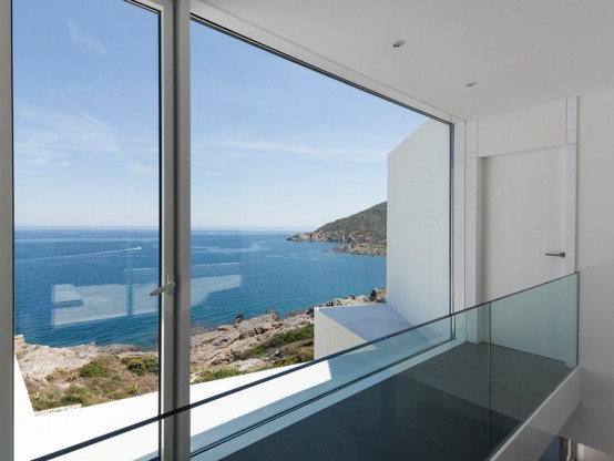 Seafront Sunflower House With Geometric Design