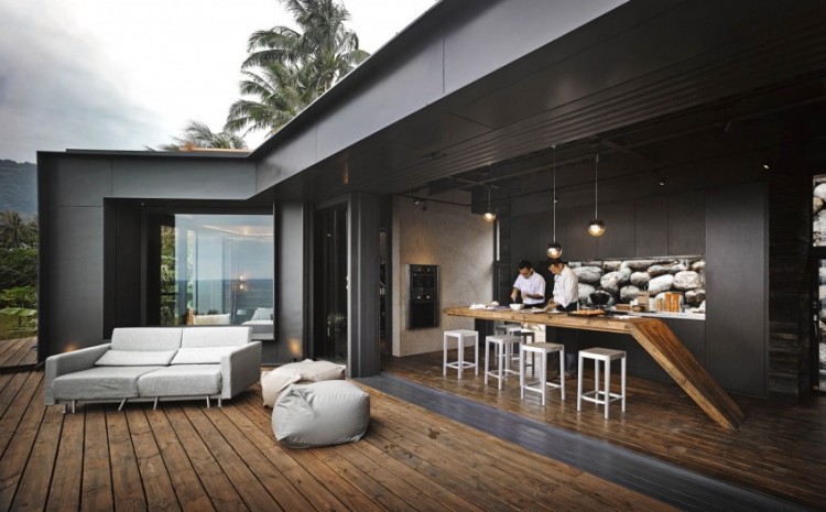 Seaside Taiwanese Home With Local Organic Elements