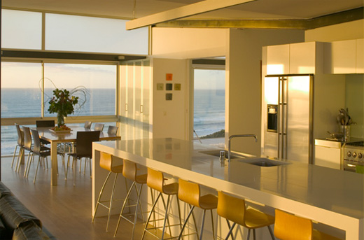 Single Storey T-Shaped Beach House Design - Okitu House by Pete Bossley