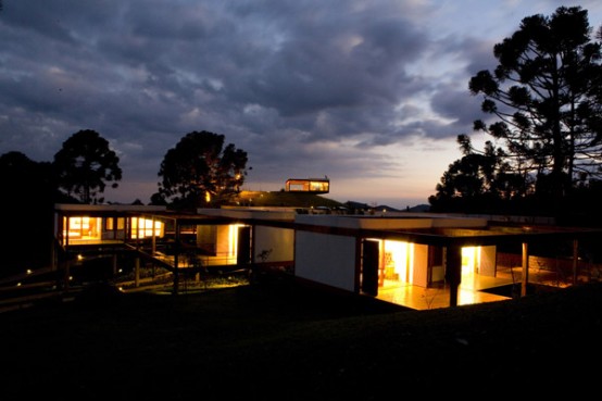 Single-story Grid House – Casa Grelha by FGMF