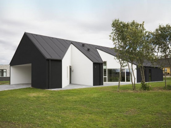 Sinus House Black And White Exterior