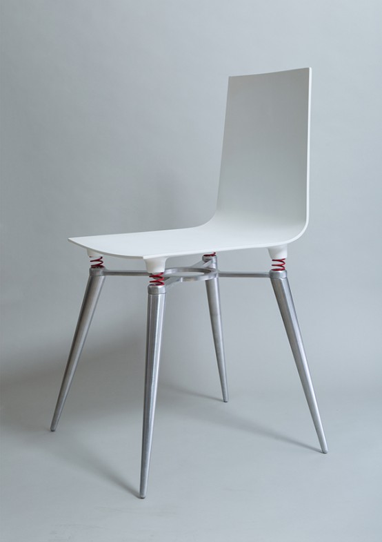 Drunken Style: Skoki Chair That Makes You Feel Floating