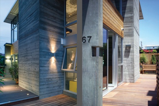 Small House With Concrete Base And Modern Design