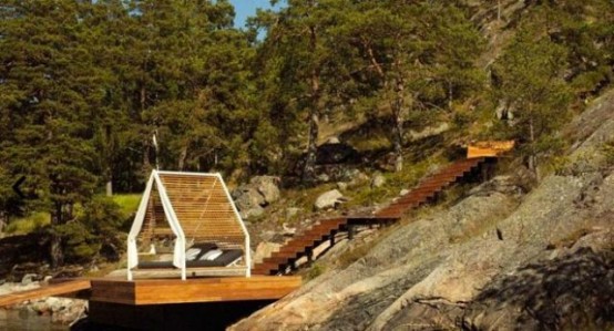 Small Kettal Cottage To Merge With Nature