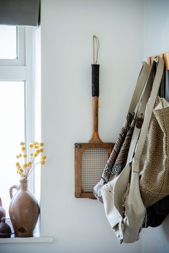 Small Vintage Inspired Apartment With Lots Of Cute Objects