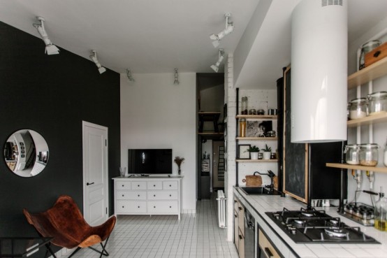 Small Yet Fashionable Apartment Decor With Industrial Touches