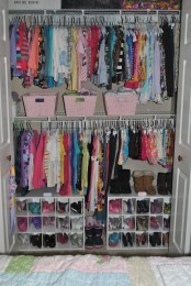 smart-and-fun-kids-clothes-organizing-ideas-11