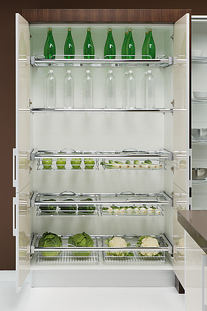 Quatro Gloss – Large Kitchen with Smart Storage Solutions