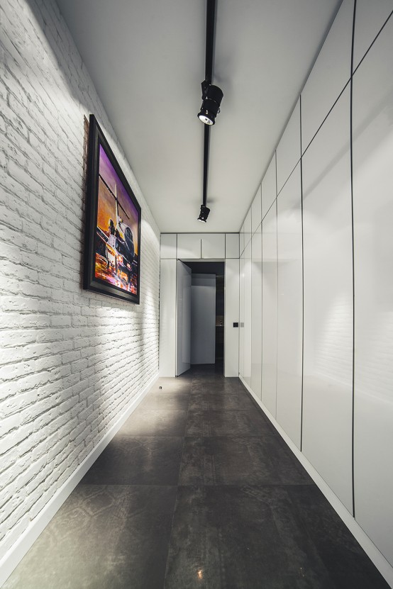 Spacious Kiev Apartment Decorated With An Artistic Twist