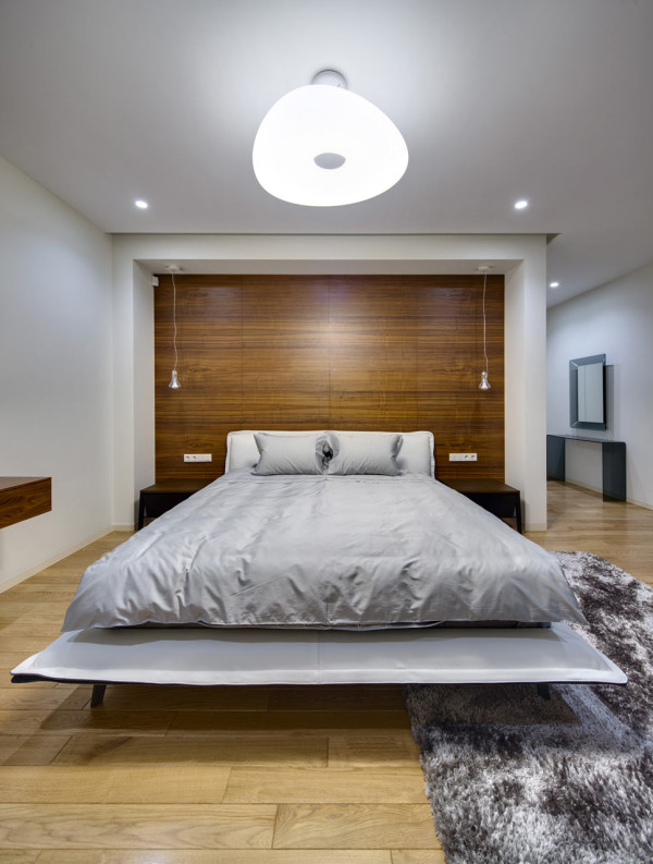 Spacious Modern Home With A Natural Feel
