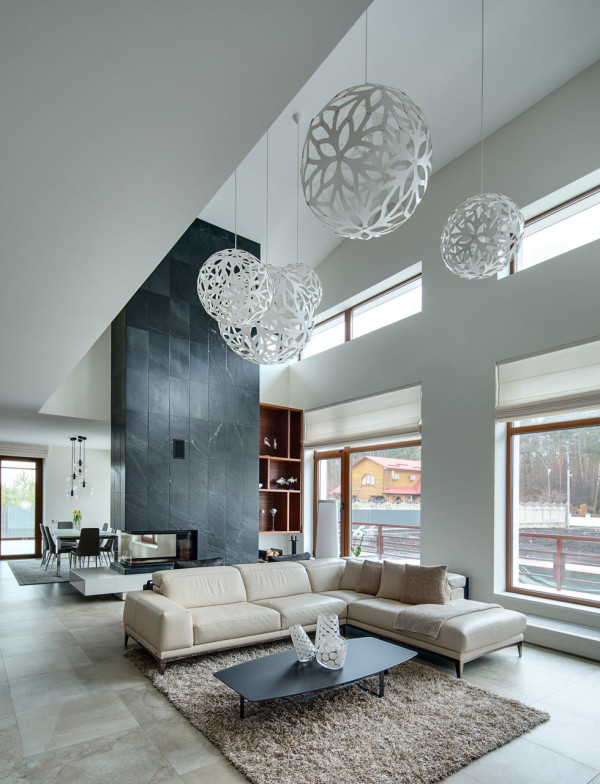Spacious Modern Home With A Natural Feel
