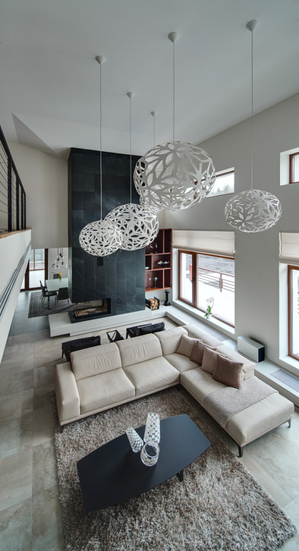 Spacious Modern Home With A Natural Feel