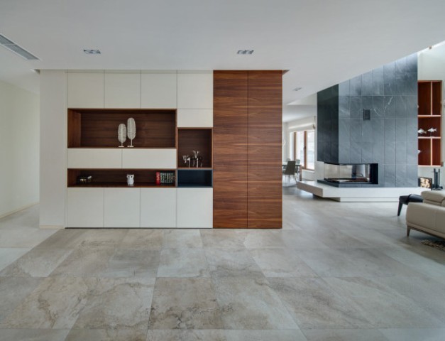 Spacious Modern Home With A Natural Feel
