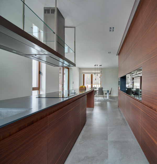 Spacious Modern Home With A Natural Feel