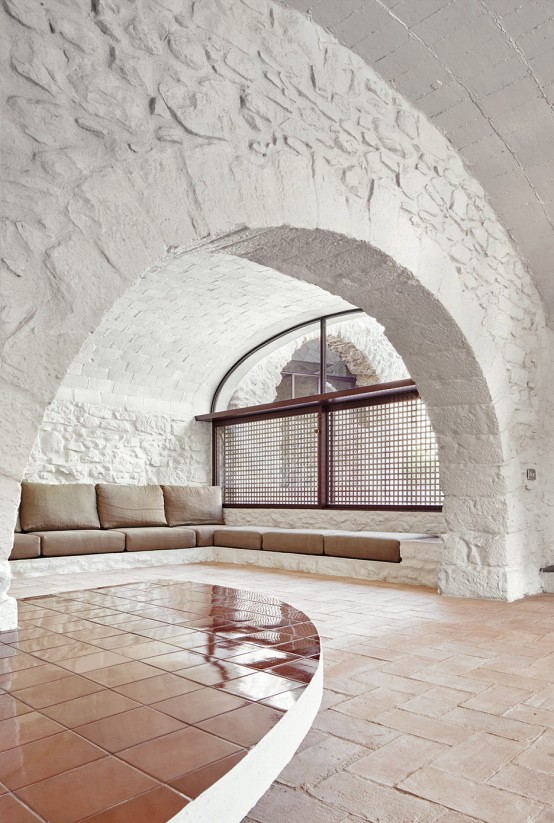 Spanish Stone Farmhouse With A Labyrinth Character