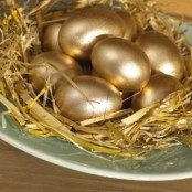 Sparkling Gold Easter Decor Ideas