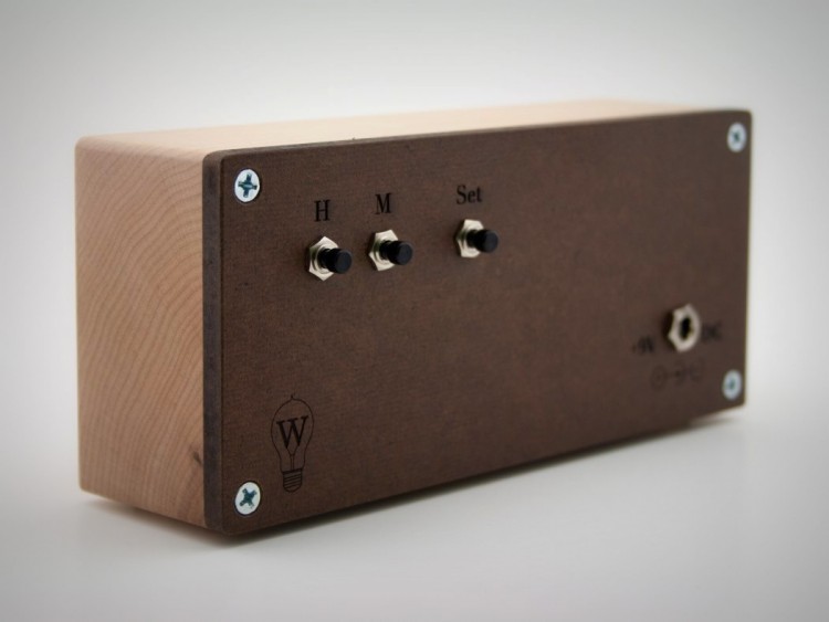 Steampunk Nixie Clock That Requires Little Power