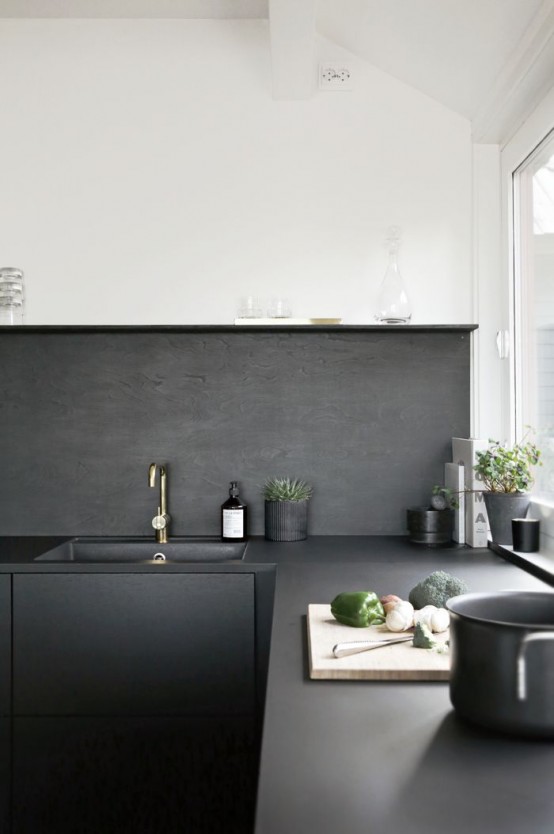 Striking Black Kitchens To Make A Statement