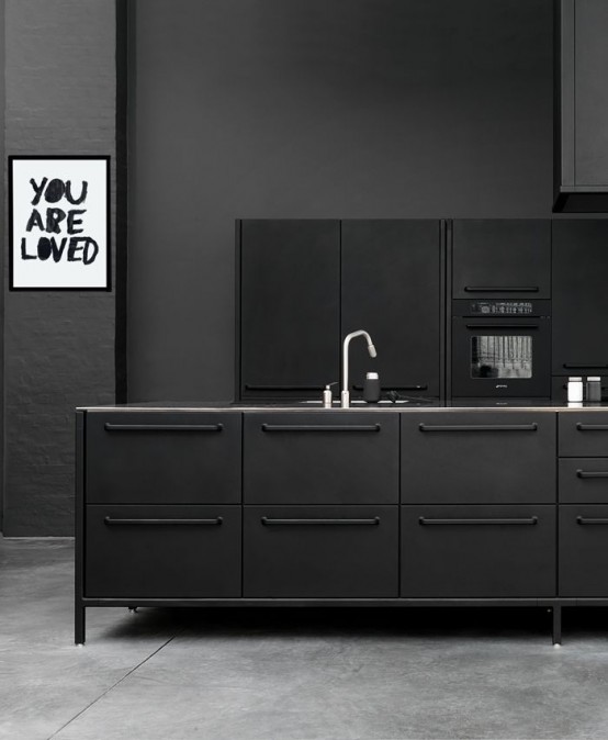 Striking Black Kitchens To Make A Statement